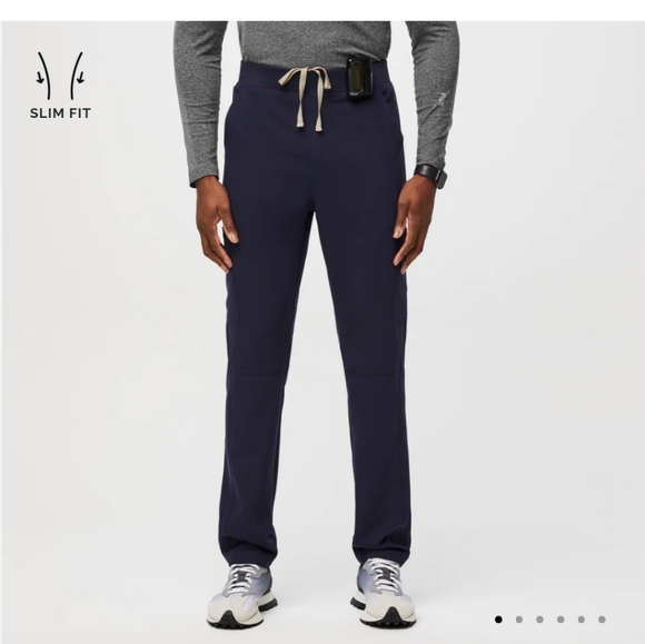 Figs Slim Axim™ Cargo Scrub Pants - Picture 4 of 8